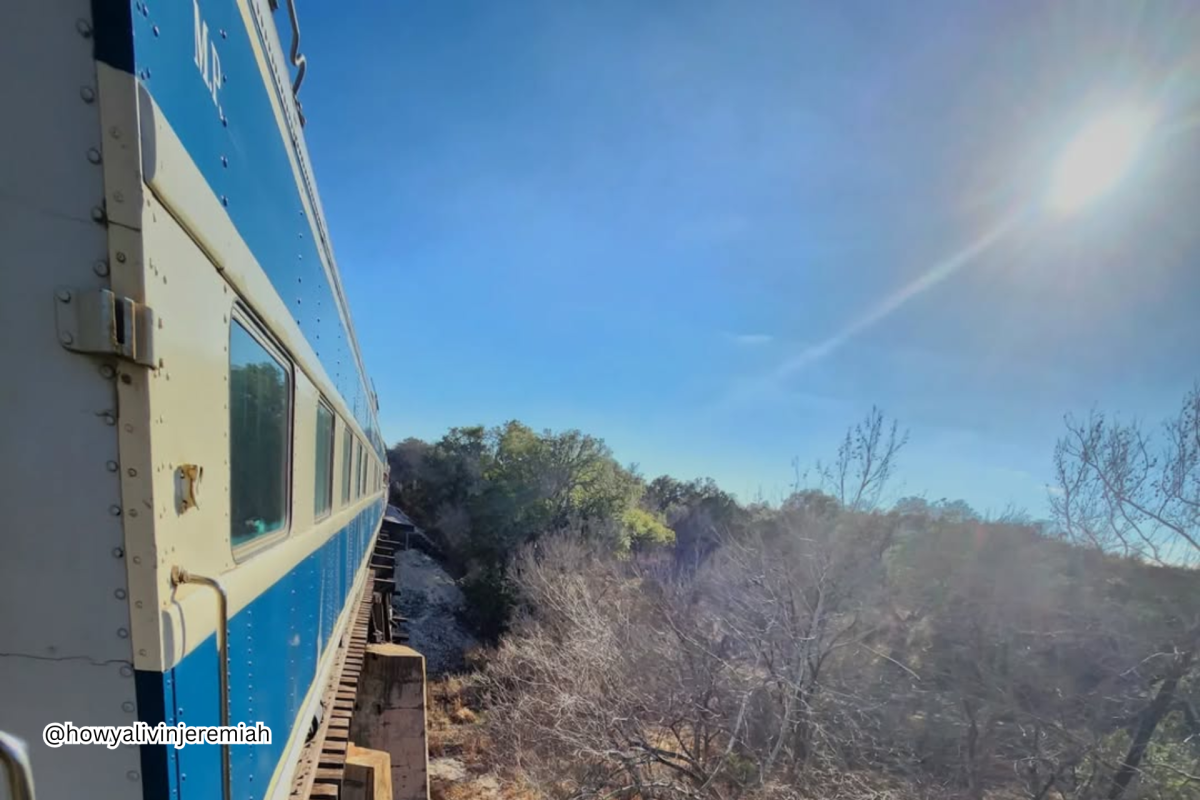 A Best of Austin Vintage Train Adventure - Image 1 background